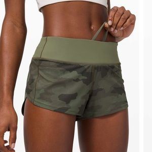 Lululemon Speed Up Short *2.5"
Heritage 365 Camo Green Twill Multi / Green Twill